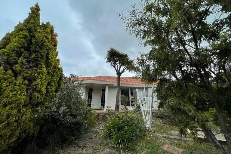 Photo of property in 22 Bearing West Court, Paraparaumu, 5032