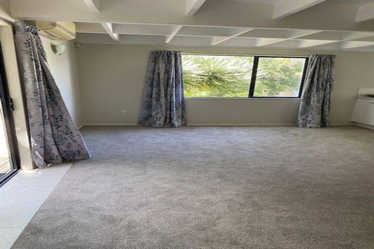 Photo of property in 2/147 Spinella Drive, Bayview, Auckland, 0629