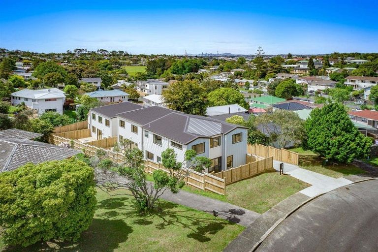 Photo of property in 7c Kerria Place, Sunnynook, Auckland, 0620