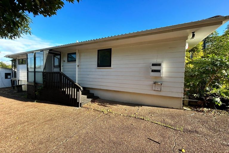 Photo of property in 17 Tomintoul Place, Highland Park, Auckland, 2010