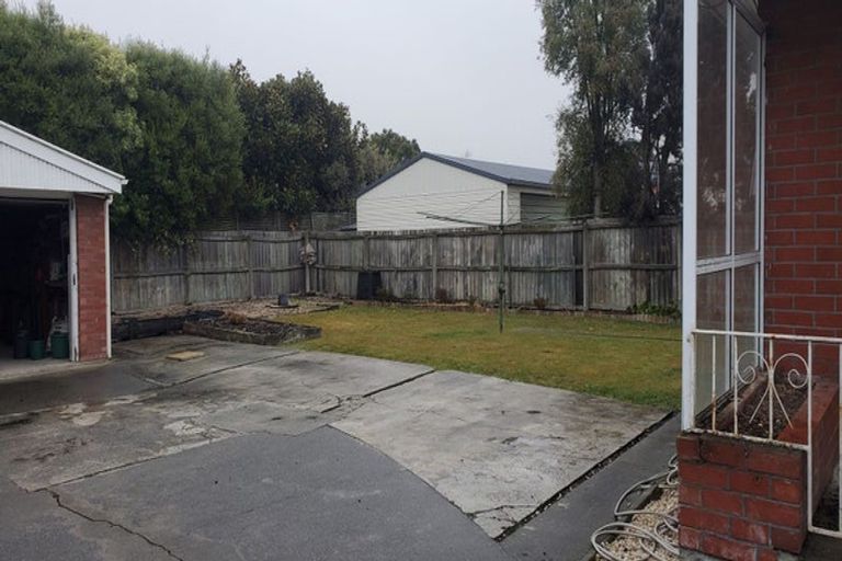 Photo of property in 2/82 Grahams Road, Burnside, Christchurch, 8041
