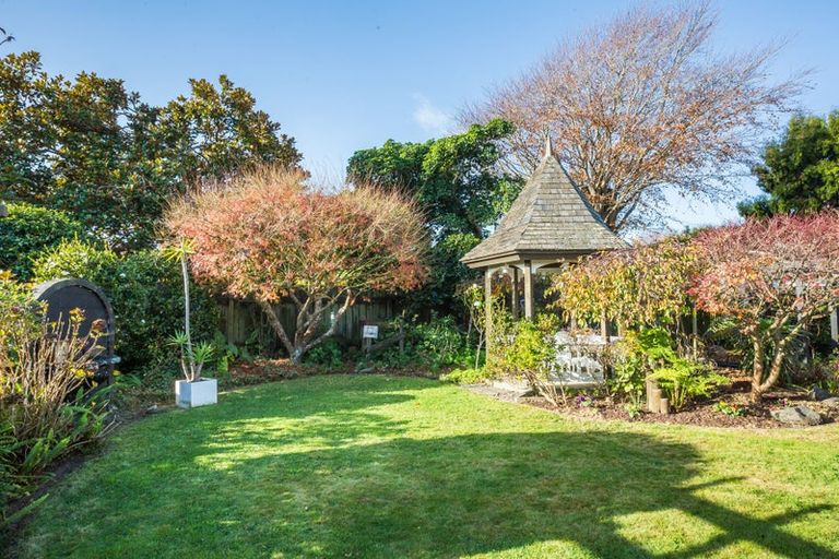 Photo of property in 13 Fleetwood Grove, Waikanae, 5036