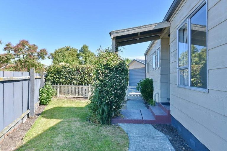 Photo of property in 69 Kowhai Avenue, Rangiora, 7400
