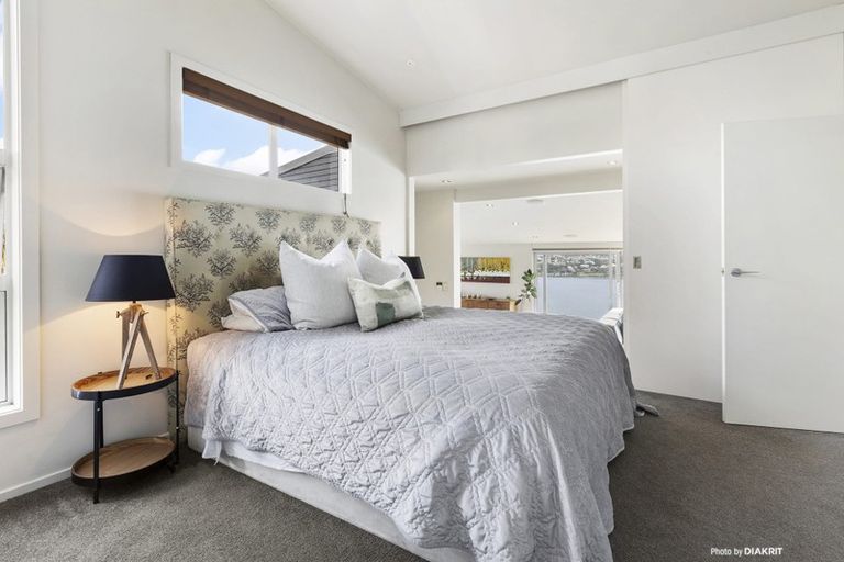 Photo of property in 6 Zaida Way, Maupuia, Wellington, 6022