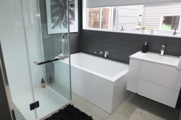 Photo of property in 18 Chrystall Street, Foxton Beach, Foxton, 4815