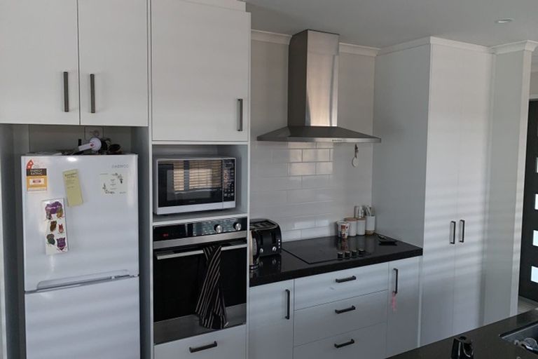 Photo of property in 108 Whakaturou Crescent, Pyes Pa, Tauranga, 3112