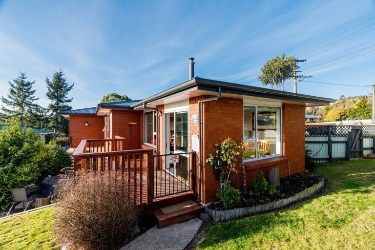Photo of property in 1 Kinmont Crescent, Kinmont Park, Mosgiel, 9024