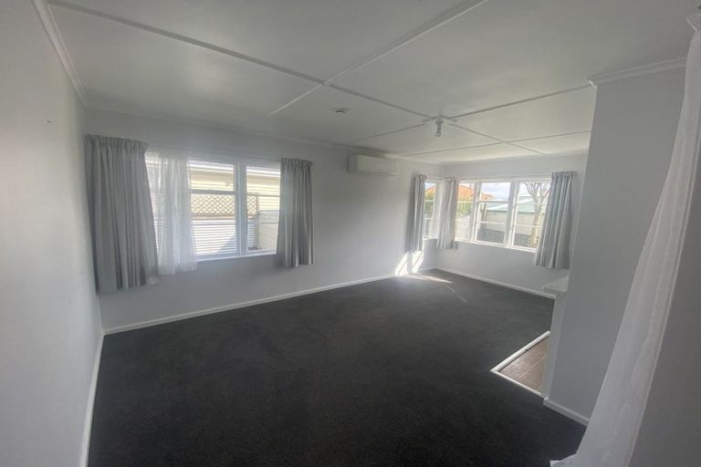 Photo of property in 9-11 Raleigh Street, Vogeltown, New Plymouth, 4310