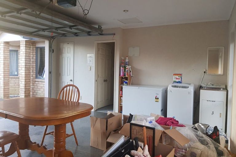 Photo of property in 3 Boderg Way, East Tamaki, Auckland, 2016