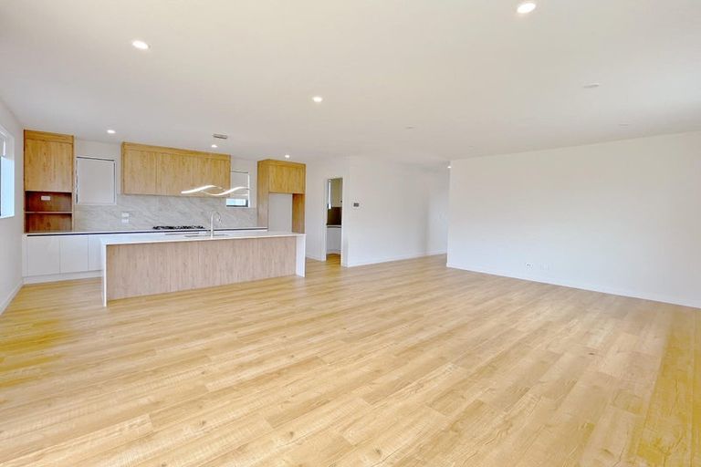 Photo of property in 20 Baumea Rise, Massey, Auckland, 0614