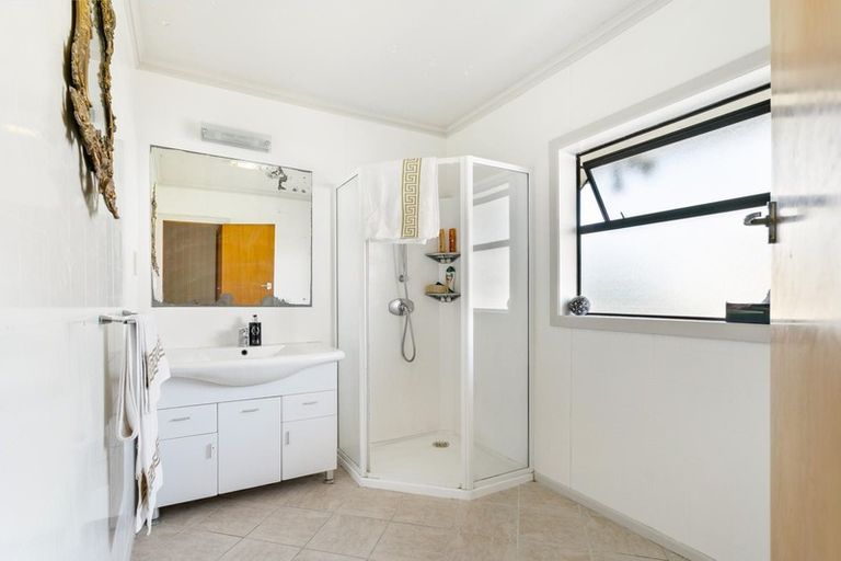 Photo of property in 80 Jaemont Avenue, Te Atatu South, Auckland, 0610