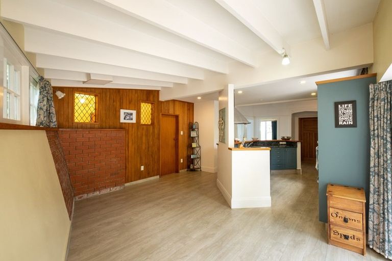 Photo of property in 11 Corry Avenue, Bluff Hill, Napier, 4110