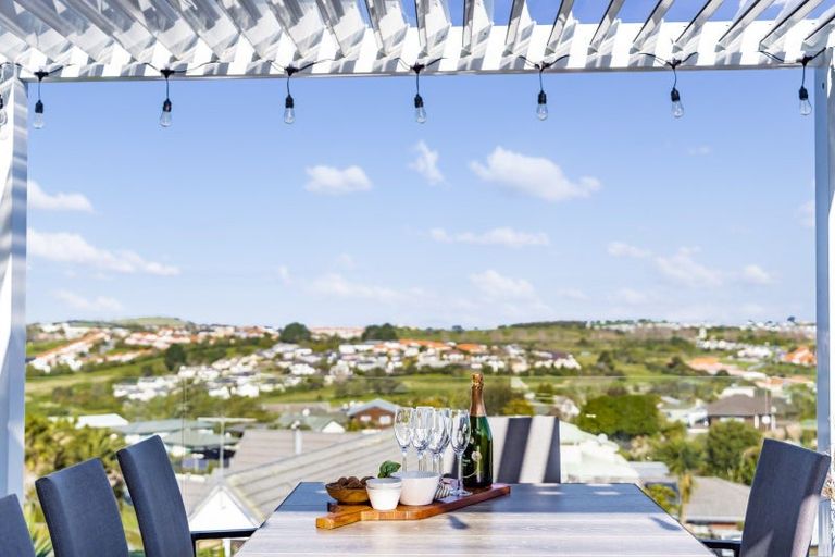 Photo of property in 1207 Whangaparaoa Road, Gulf Harbour, Whangaparaoa, 0930