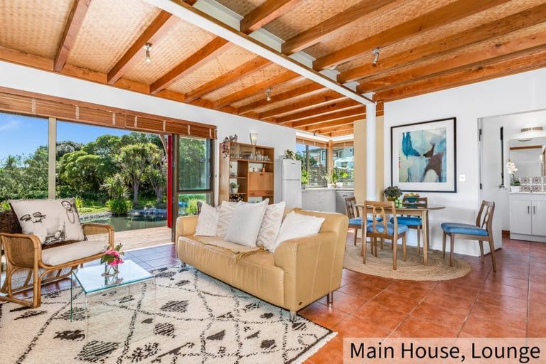 Photo of property in 106 Paetawa Road, Peka Peka, Waikanae, 5391