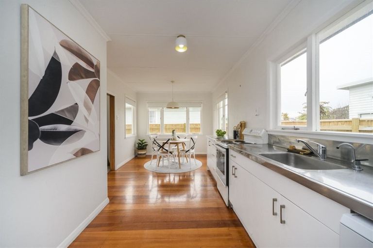 Photo of property in 12 Belvedere Crescent, Takaro, Palmerston North, 4412