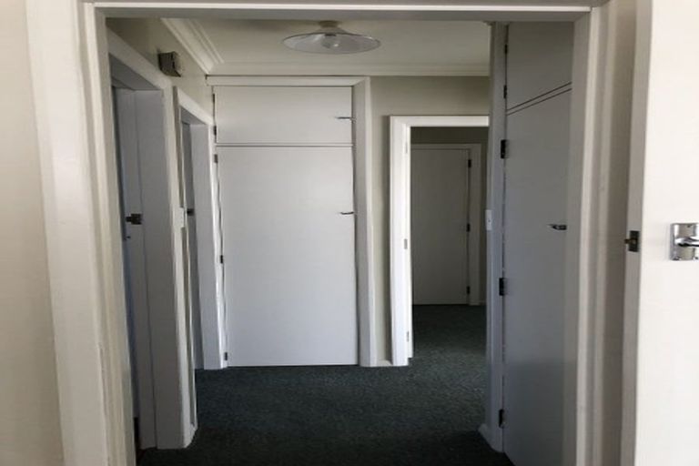 Photo of property in 6 Karaka Crescent, Levin, 5510