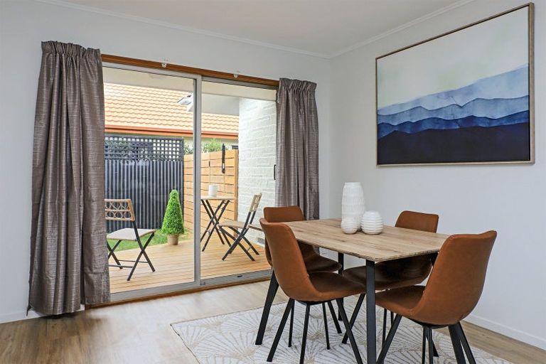 Photo of property in 2/707 York Street, Mahora, Hastings, 4120