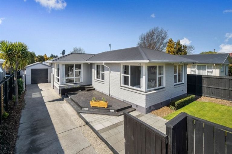 Photo of property in 106 Avondale Road, Avondale, Christchurch, 8061