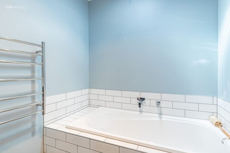 Photo of property in 9 Keeper Close, Woodend, 7610