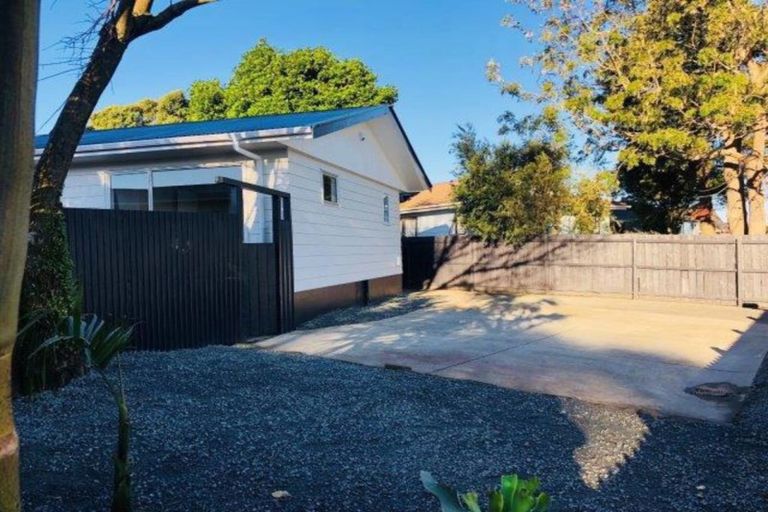 Photo of property in 426 Roscommon Road, Clendon Park, Auckland, 2103