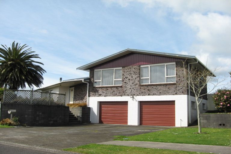 Photo of property in 1 Tainui Terrace, Inglewood, 4330