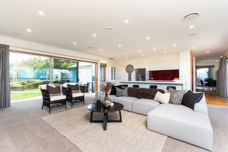 Photo of property in 135 Eskridge Drive, Eskdale, Napier, 4182