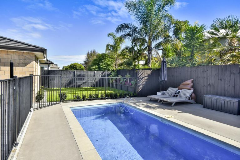 Photo of property in 21 Toscana Drive, Karaka, Papakura, 2113