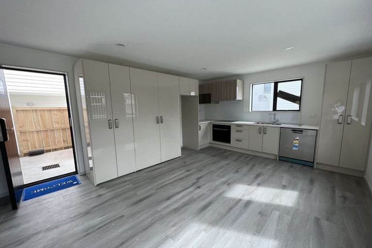 Photo of property in 2 Matukutureia Lane, Manurewa, Auckland, 2102