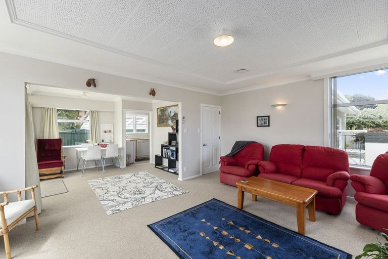 Photo of property in 2 Glen Street, Levin, 5510