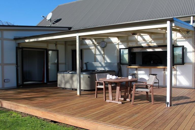 Photo of property in 96b Kent Street, Carterton, 5713