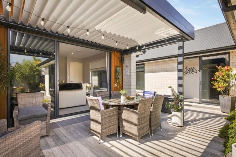 Photo of property in 6 Sarcodia Place, Papamoa Beach, Papamoa, 3118