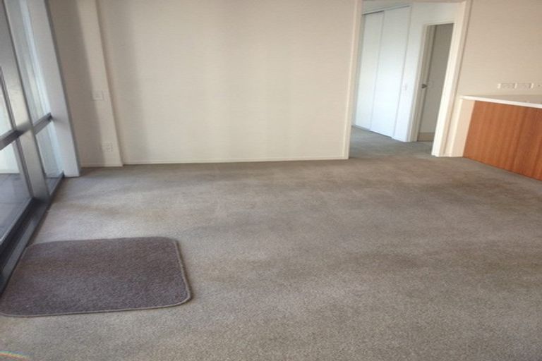 Photo of property in The Docks Apartments, 402/2 Dockside Lane, Auckland Central, Auckland, 1010