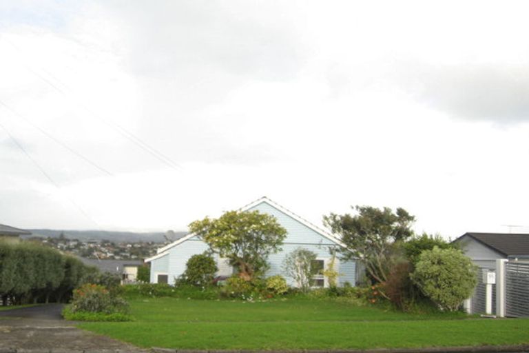 Photo of property in 55 Mellons Bay Road, Mellons Bay, Auckland, 2014