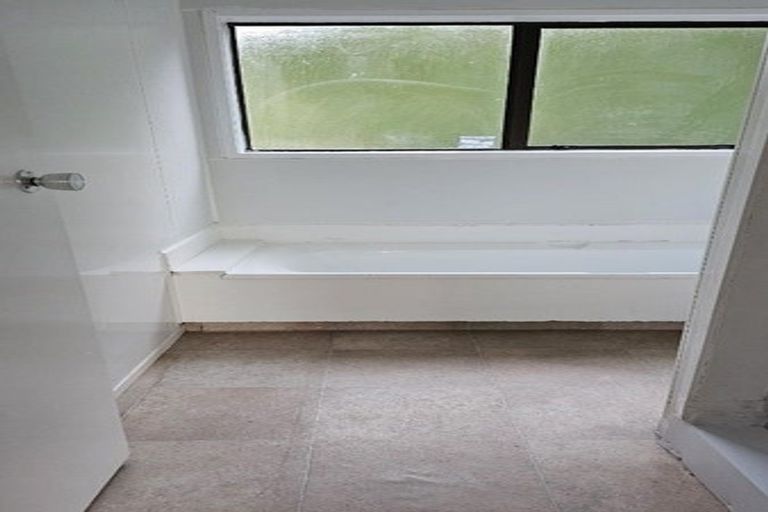 Photo of property in 82 Glen Road, Ranui, Auckland, 0612