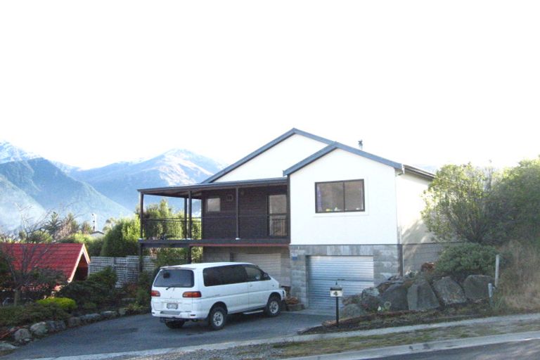 Photo of property in 4 Cypress Court, Kelvin Heights, Queenstown, 9300