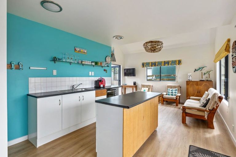 Photo of property in 22 Pinedale Crescent, Riversdale Beach, Masterton, 5872