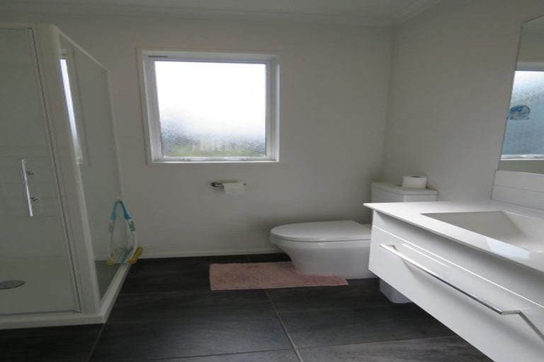 Photo of property in 11 George West Square West, Wigram, Christchurch, 8025