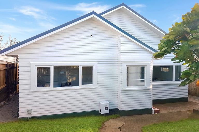 Photo of property in 238 Saint Aubyn Street, New Plymouth, 4310