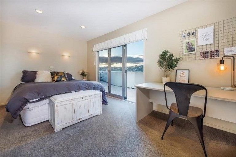 Photo of property in 20 Beechwood Road, Rothesay Bay, Auckland, 0630