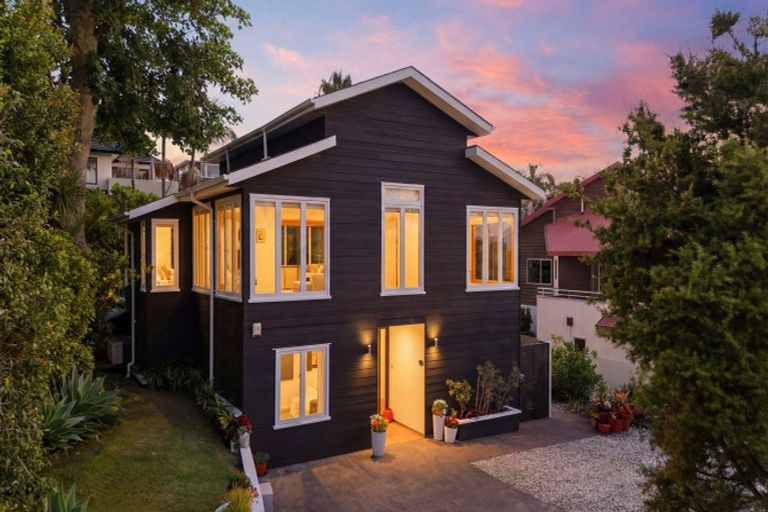 Photo of property in 24a Orchard Road, Waiake, Auckland, 0630