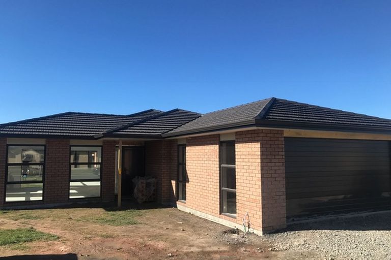Photo of property in 8 Austin Reid Avenue, Carterton, 5713