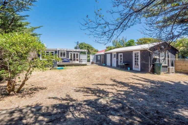 Photo of property in 31 Hemara Street, Waikanae Beach, Waikanae, 5036