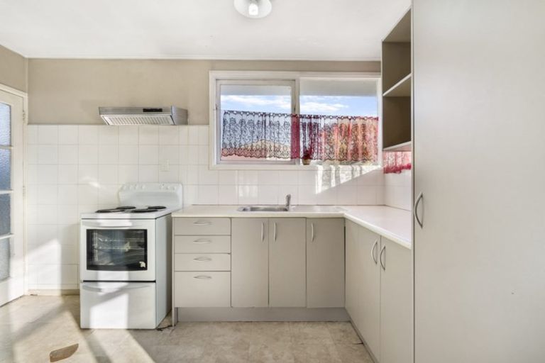 Photo of property in 16a Nogat Avenue, Papatoetoe, Auckland, 2024