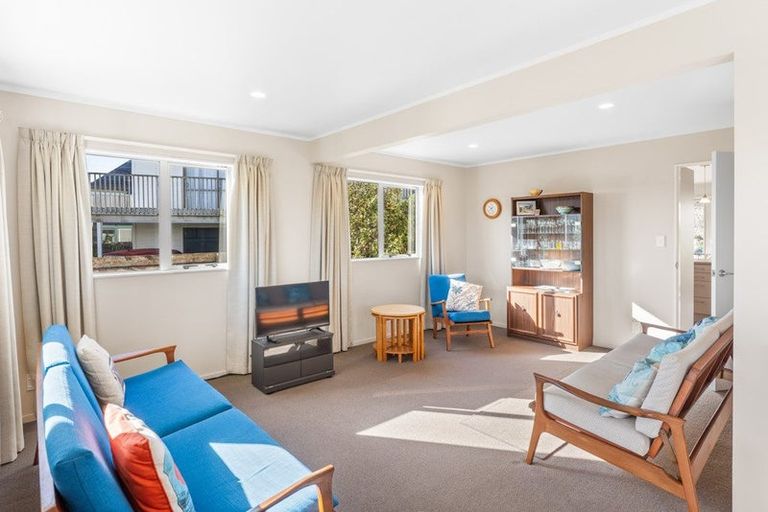 Photo of property in 114 Field Way, Waikanae Beach, Waikanae, 5036