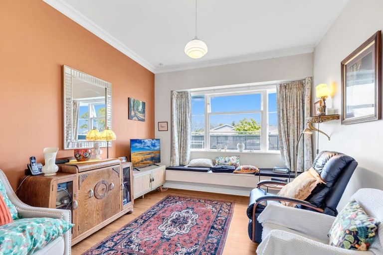 Photo of property in 99 Heretaunga Street, Palmerston North, 4414