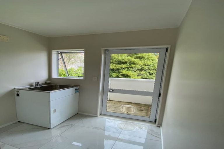 Photo of property in 66 Barbados Drive, Unsworth Heights, Auckland, 0632