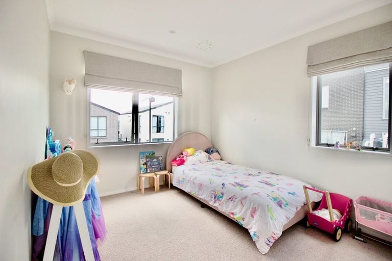 Photo of property in 7 Uma Grove, Hobsonville, Auckland, 0616