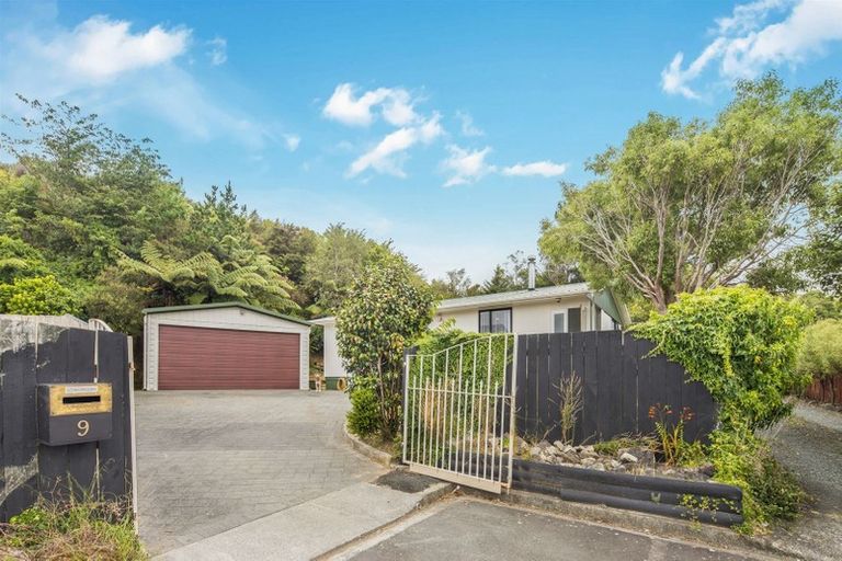 Photo of property in 9a Mcmanaway Grove, Stokes Valley, Lower Hutt, 5019