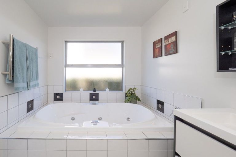 Photo of property in 24 Ludlow Drive, Huntingdon, Ashburton, 7774