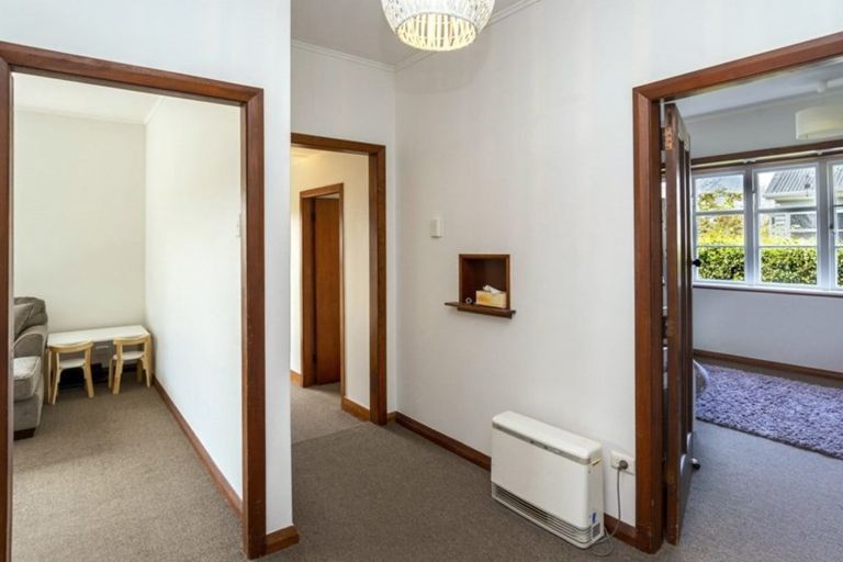 Photo of property in 14 Cornwall Street, Brooklands, New Plymouth, 4310